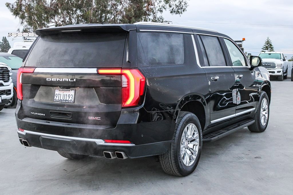 Used 2025 GMC Yukon XL Denali AWD/4WD image 9