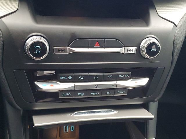 Used 2020 Ford Explorer XLT w/ Equipment Group 202A image 18