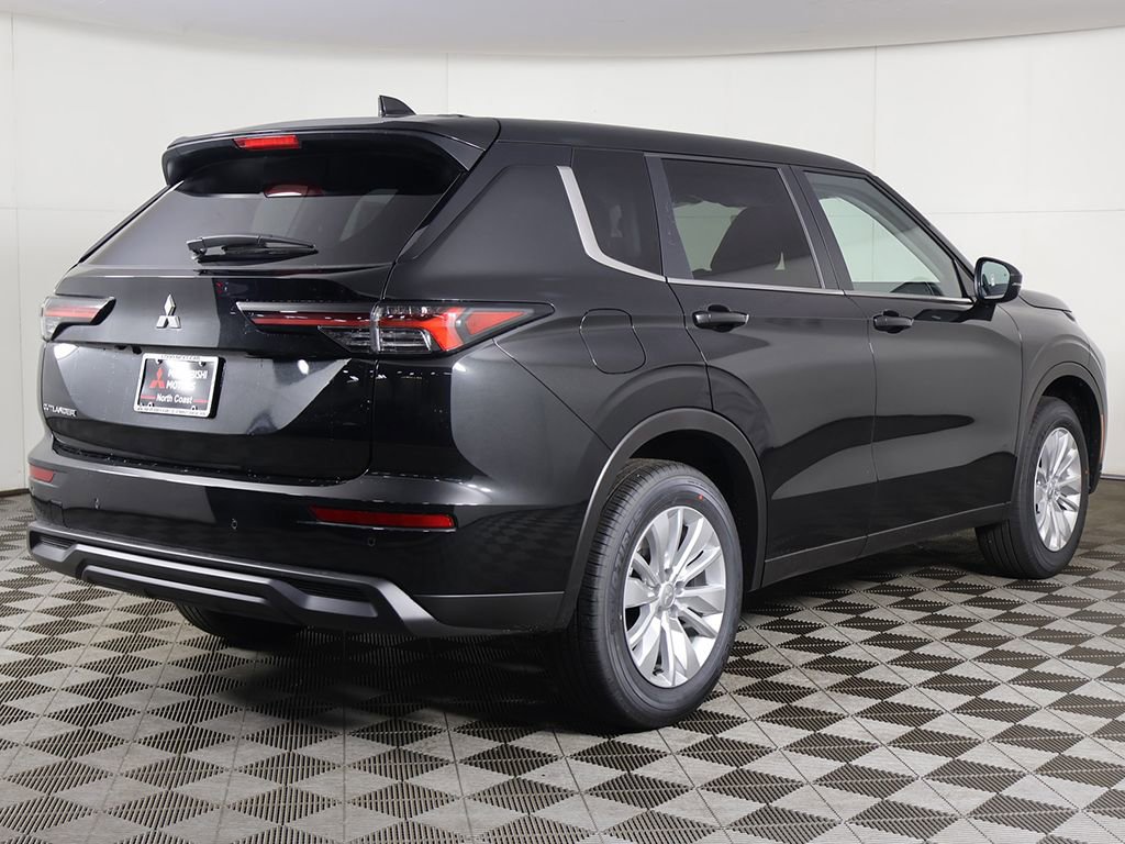New 2026 Mitsubishi Outlander ES FWD image 9