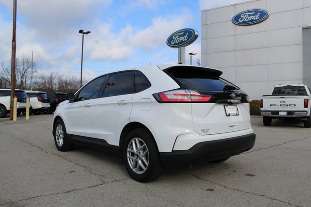 Used 2024 Ford Edge SE image 3