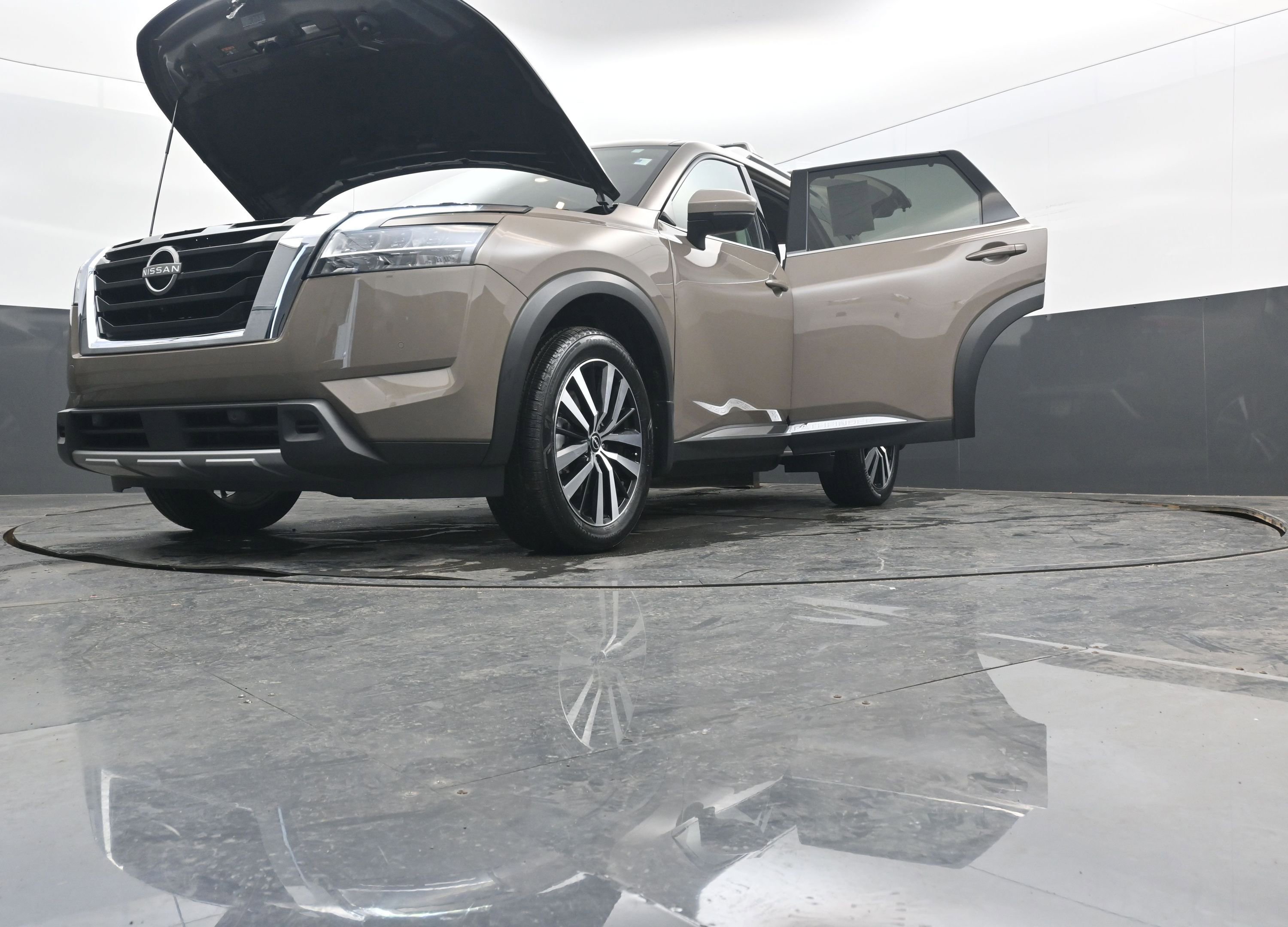 Certified 2024 Nissan Pathfinder Platinum w/ Cargo Package image 41