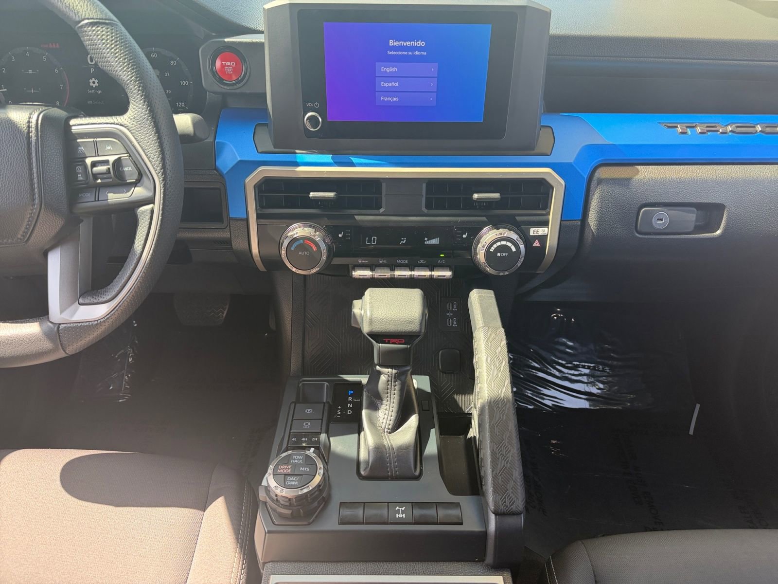 Certified 2025 Toyota Tacoma TRD Off-Road AWD/4WD image 11