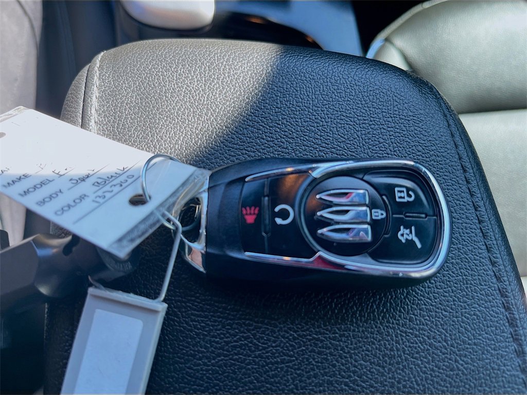 Used 2025 Buick Envista Sport Touring w/ Experience Buick Package image 33