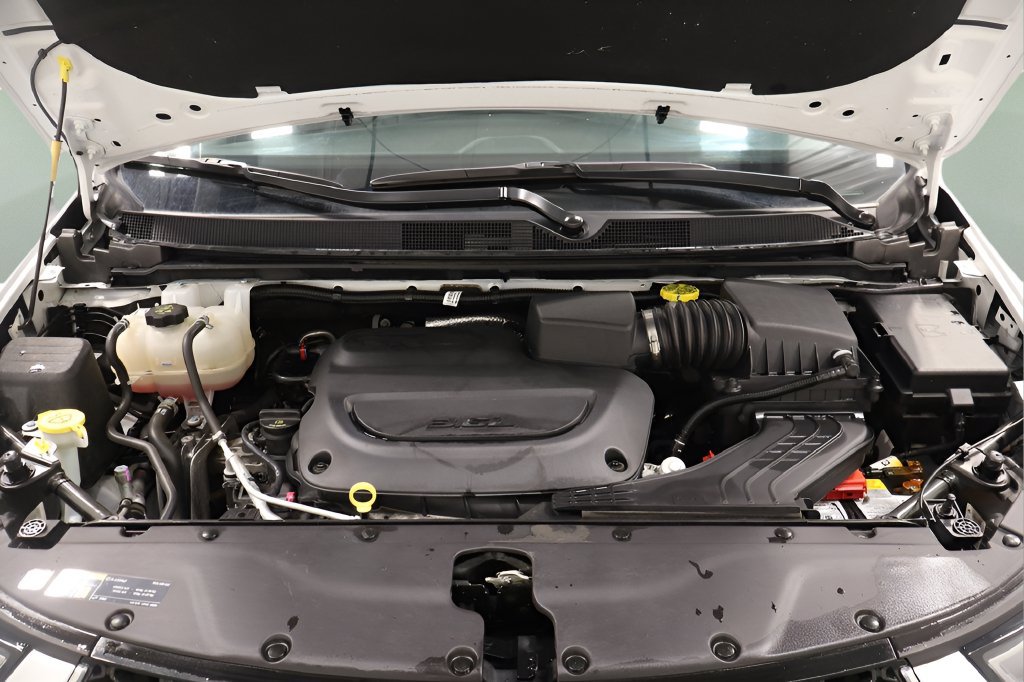 Certified 2025 Chrysler Pacifica Select FWD image 25