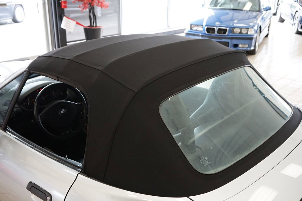 Used 2001 BMW Z3 3.0i RWD image 26