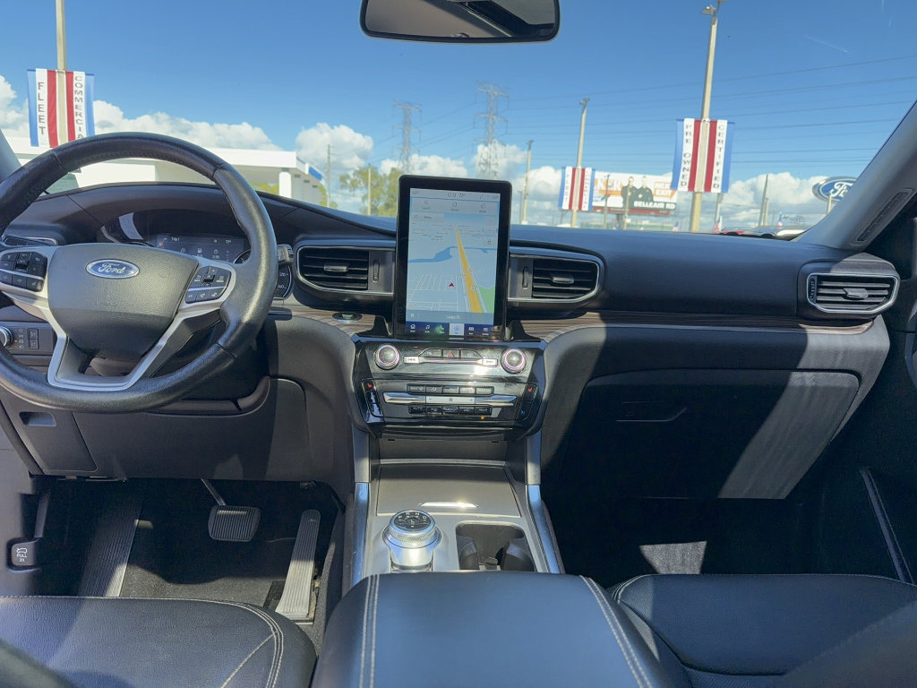 Certified 2022 Ford Explorer Limited w/ Limited Technology Package RWD image 31