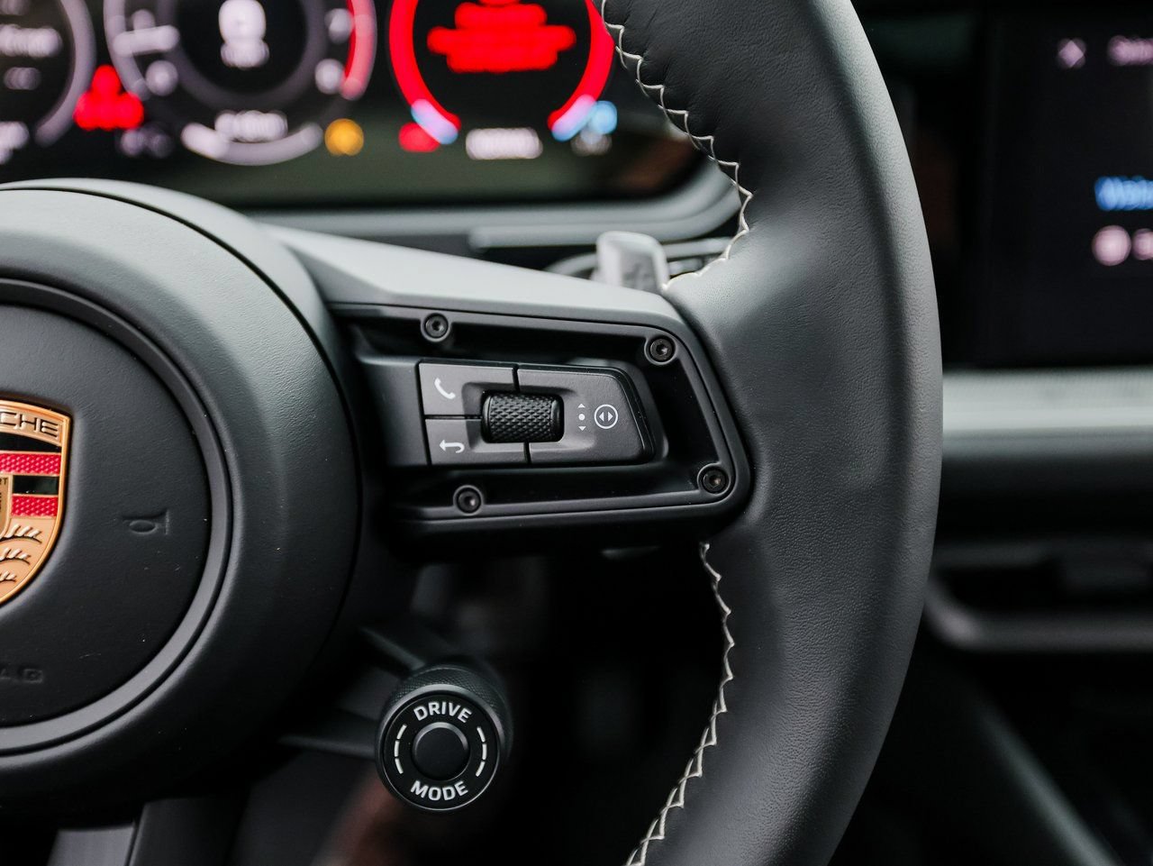 New 2026 Porsche Cayenne Coupe AWD/4WD image 16