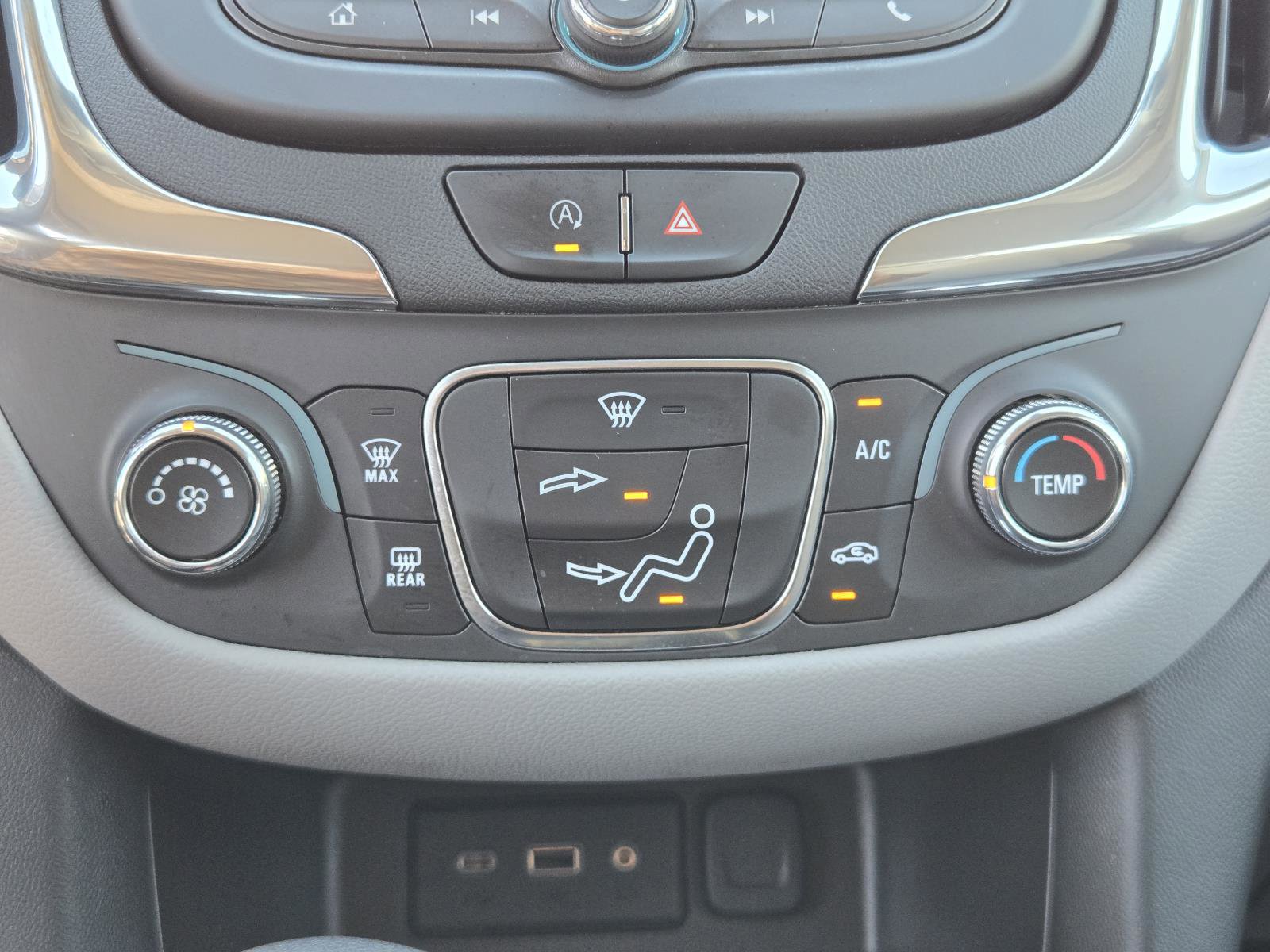 Used 2023 Chevrolet Equinox LS w/ LS Convenience Package image 11