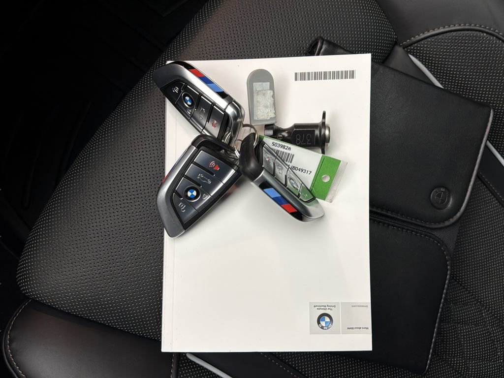 Used 2018 BMW M550i xDrive AWD/4WD image 39