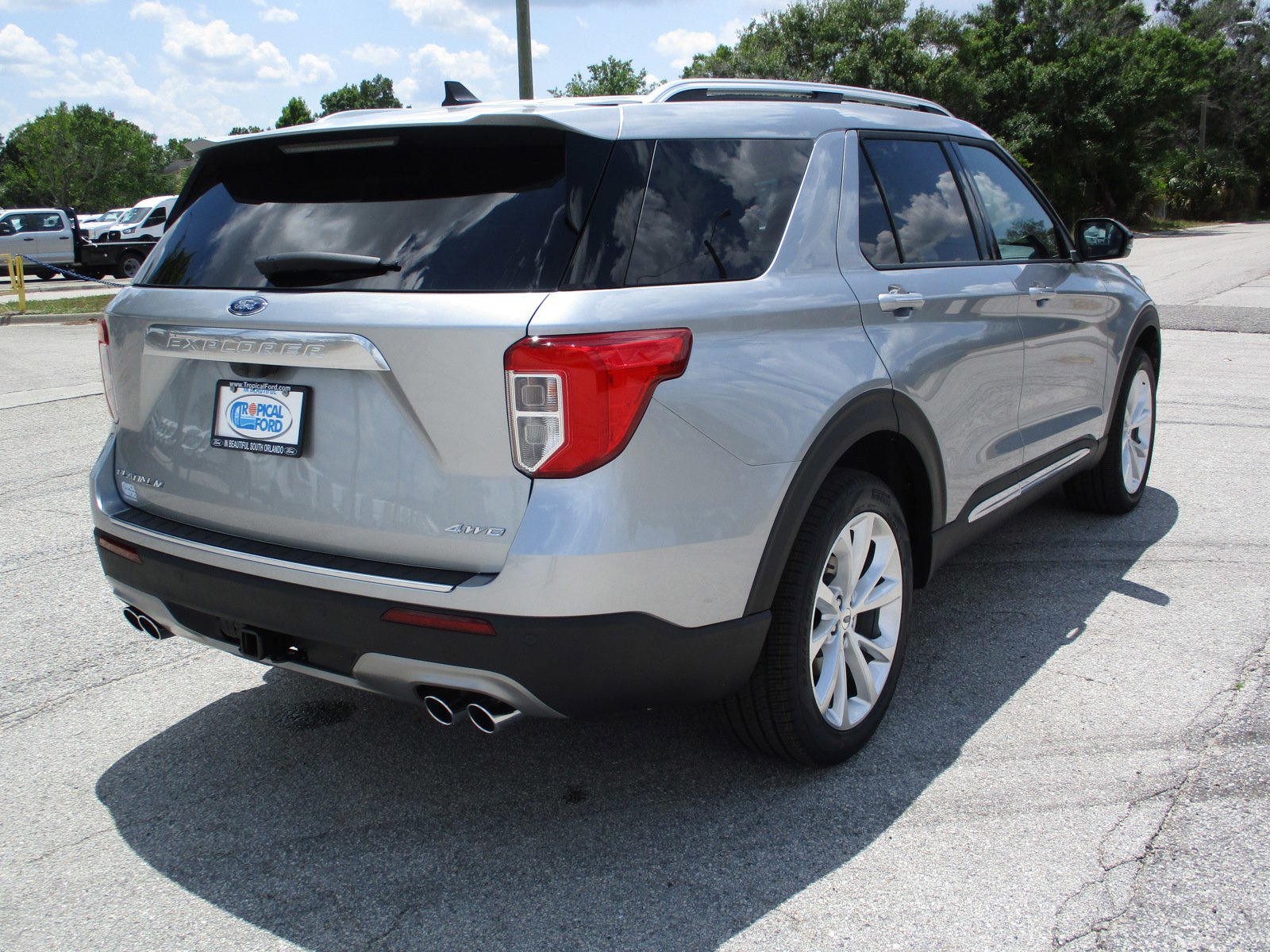 New 2024 Ford Explorer Platinum w/ Technology Package AWD/4WD image 7