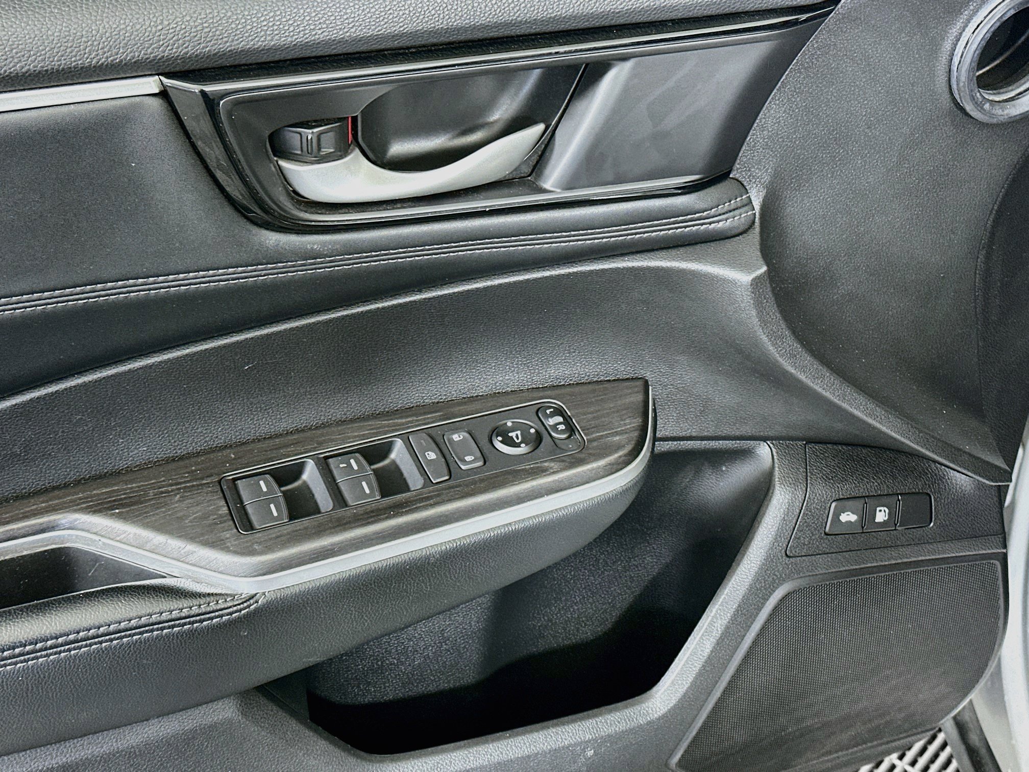 Used 2018 Honda Clarity Plug-In Hybrid image 15