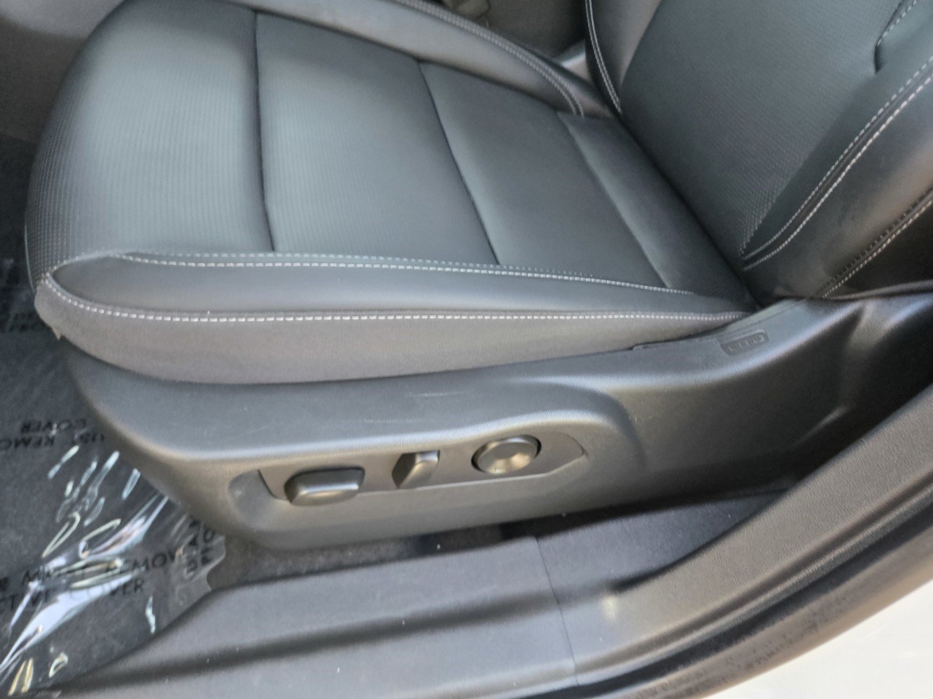 Certified 2025 Buick Envision Preferred AWD/4WD image 26