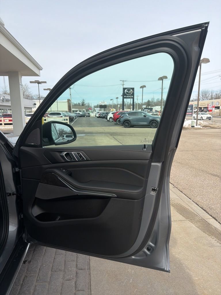 New 2026 BMW X5 xDrive40i AWD/4WD image 18