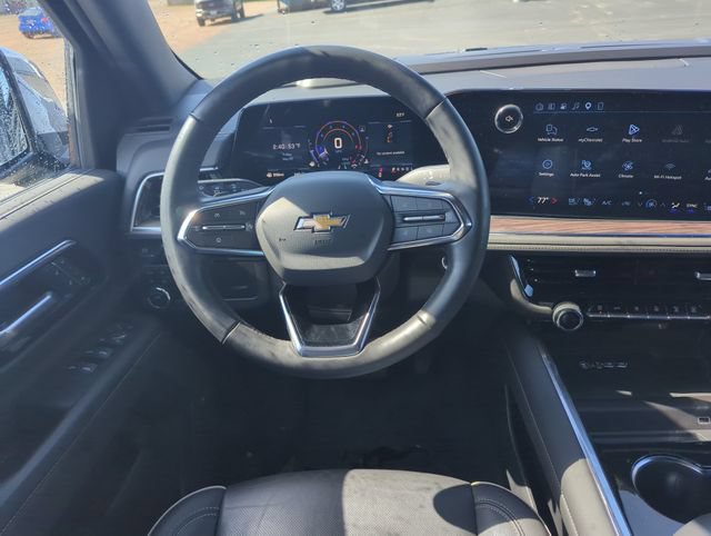 Used 2025 Chevrolet Tahoe Premier AWD/4WD image 16