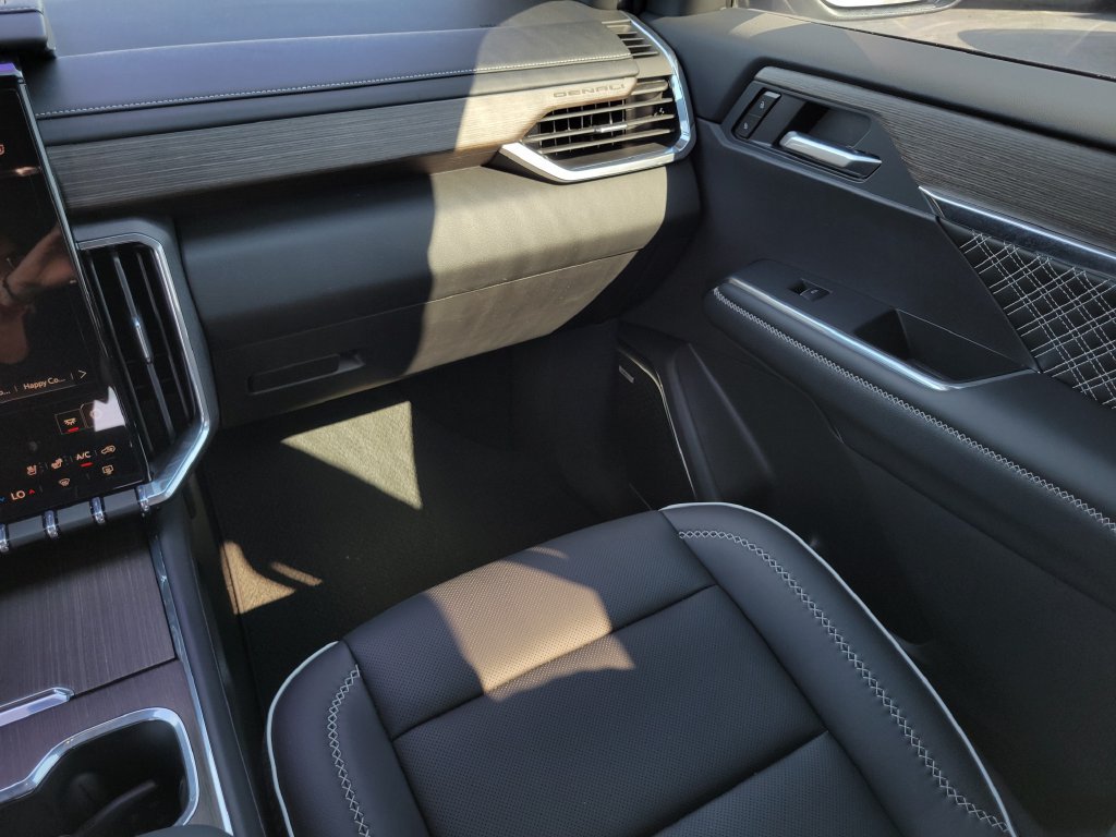 Used 2026 GMC Acadia Denali w/ Super Cruise Package FWD image 22