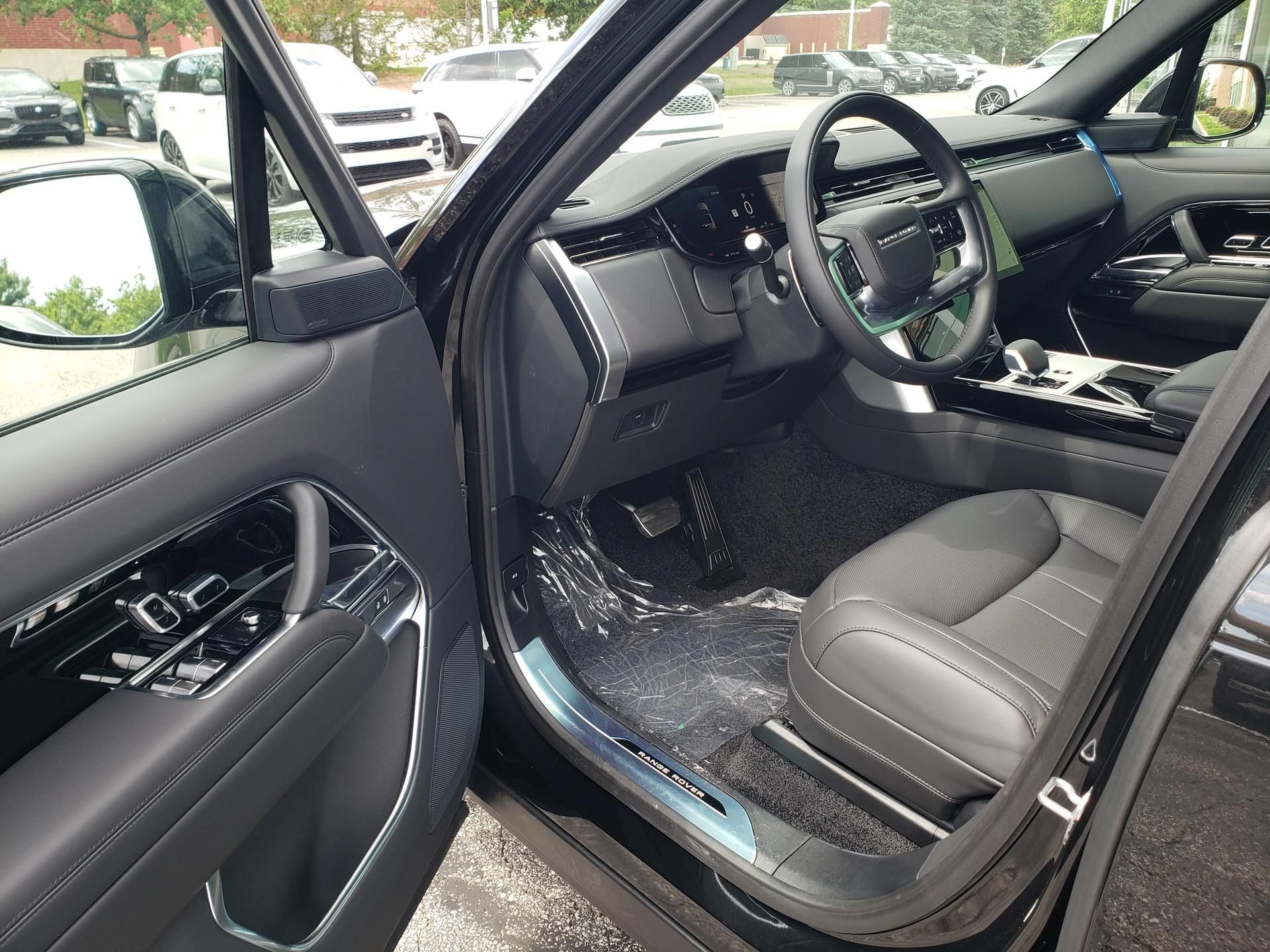 New 2026 Land Rover Range Rover SE AWD/4WD image 9