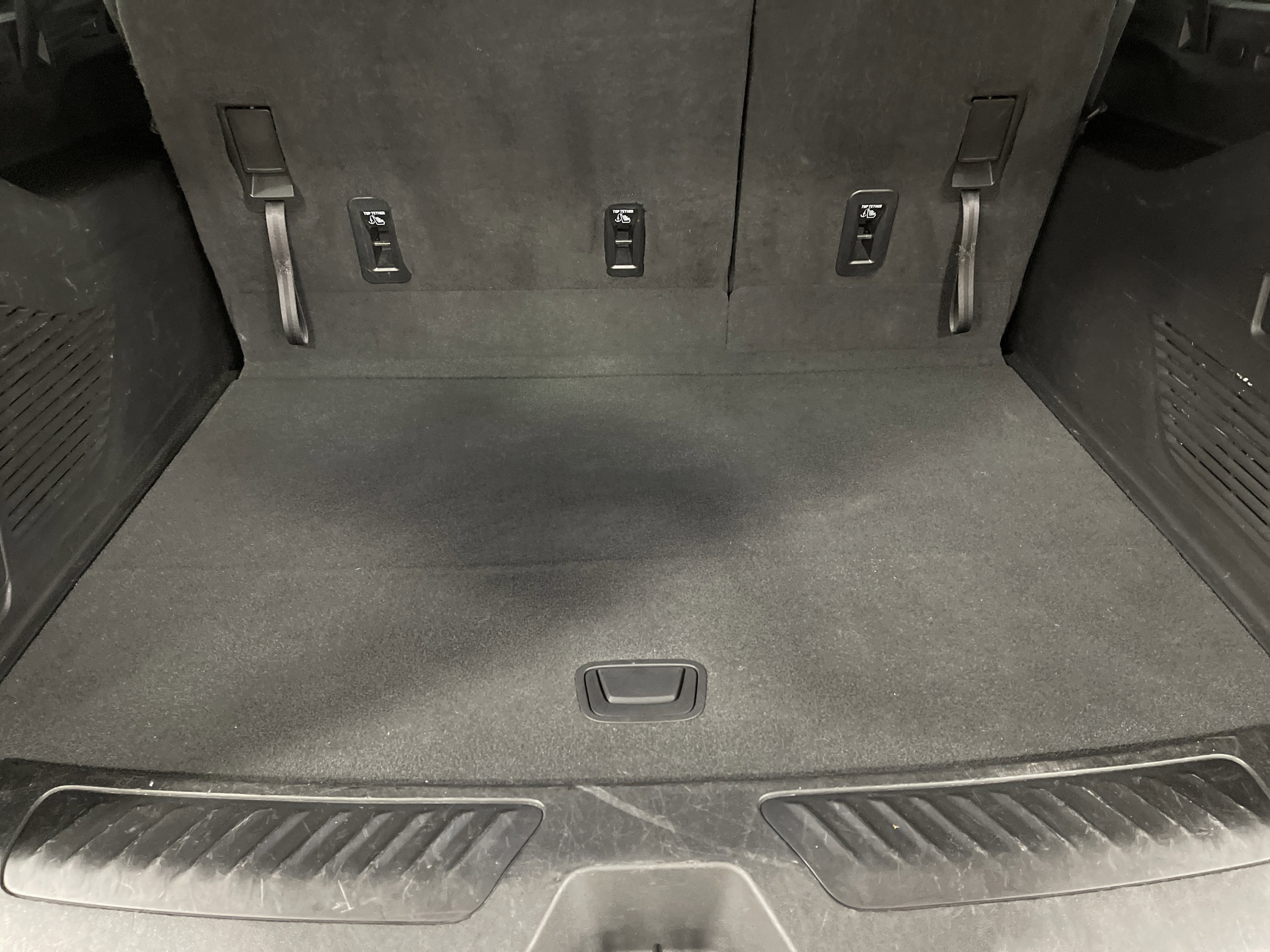 Used 2023 Chevrolet Suburban LT image 13