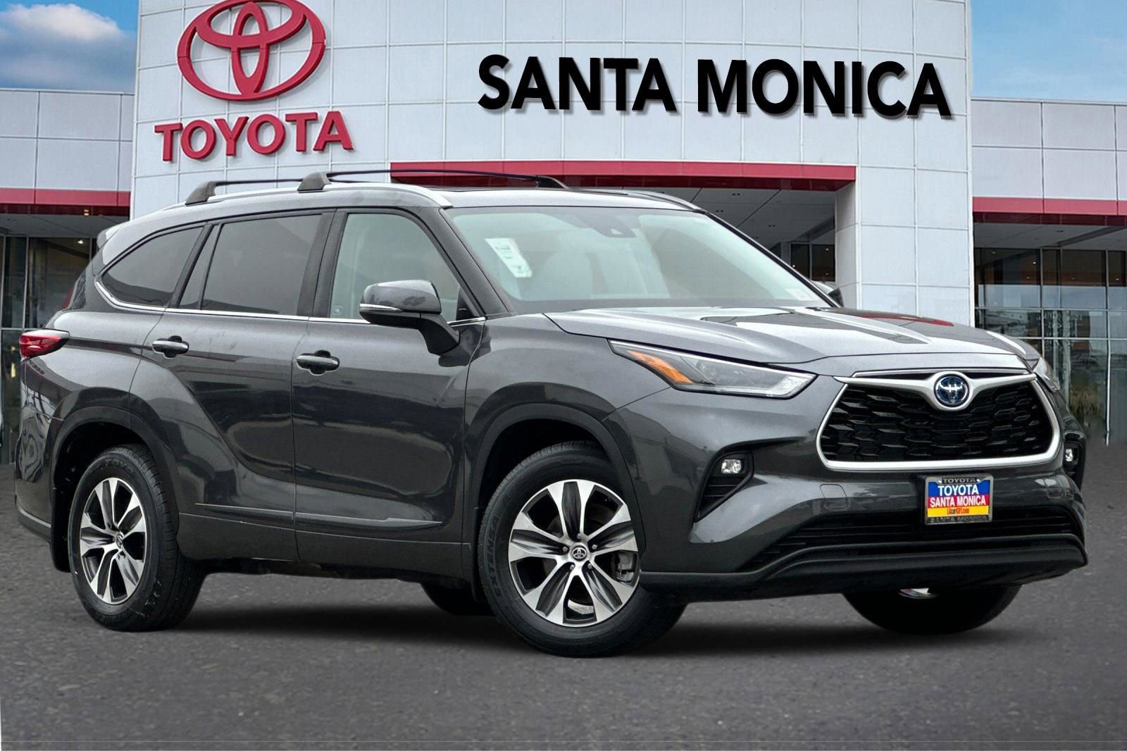 Used 2023 Toyota Highlander XLE w/ Protection Package #3 (TMS)
