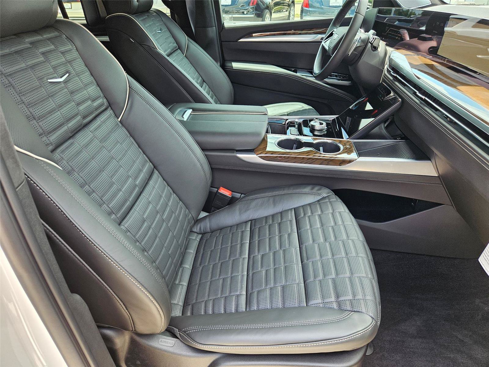 Used 2025 Cadillac Escalade Sport Platinum w/ LPO, ONYX Package AWD/4WD image 29