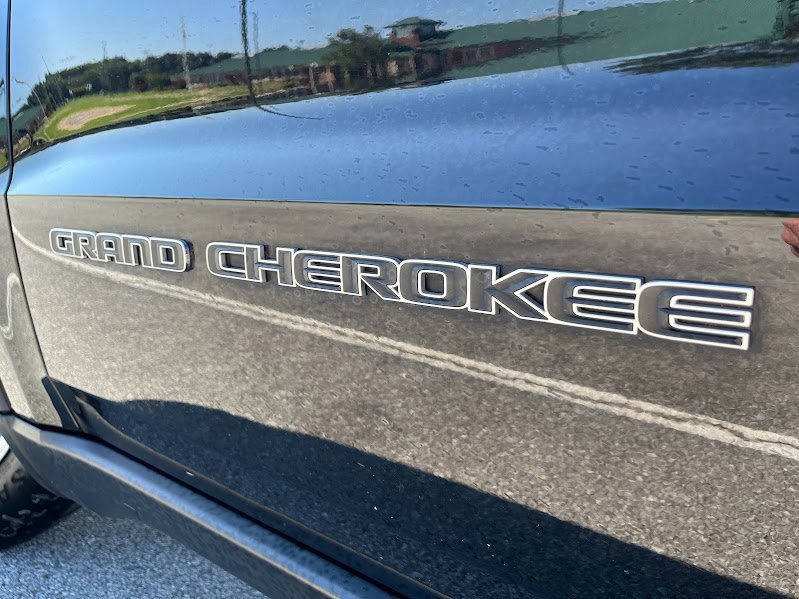 Used 2020 Jeep Grand Cherokee Laredo image 47