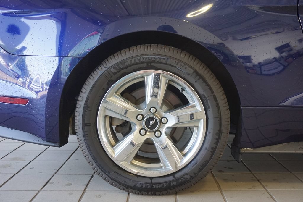 Used 2018 Ford Mustang Coupe RWD image 20
