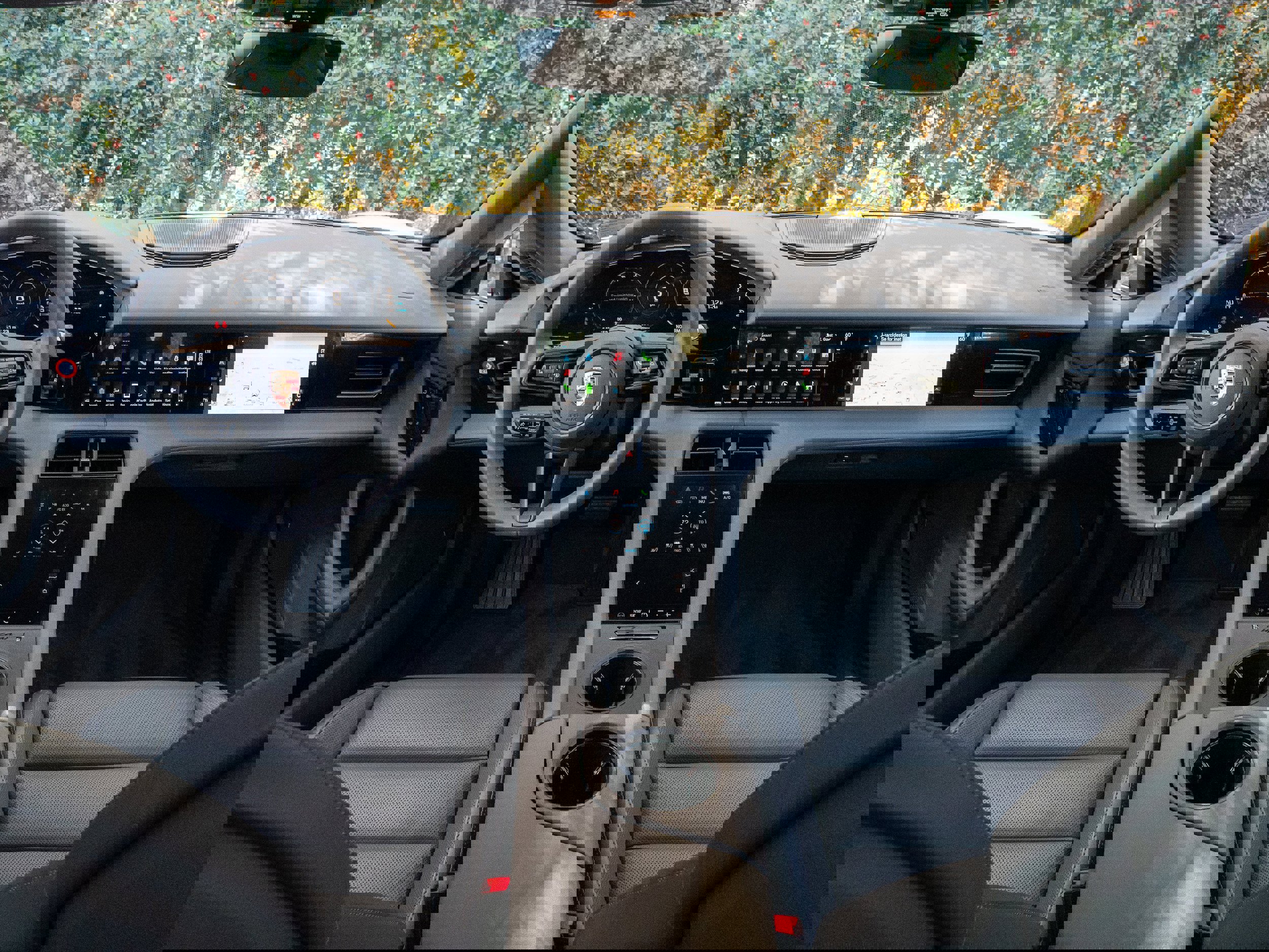 Used 2022 Porsche Taycan image 23