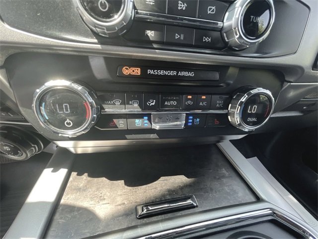 Used 2022 Ford F250 Lariat w/ Chrome Package image 36