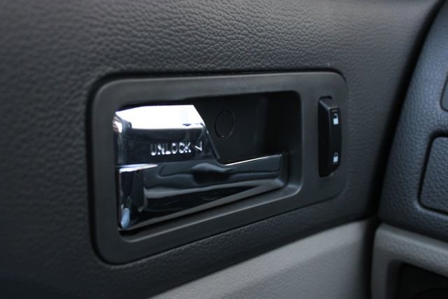 Used 2011 Ford Fusion SE FWD image 5