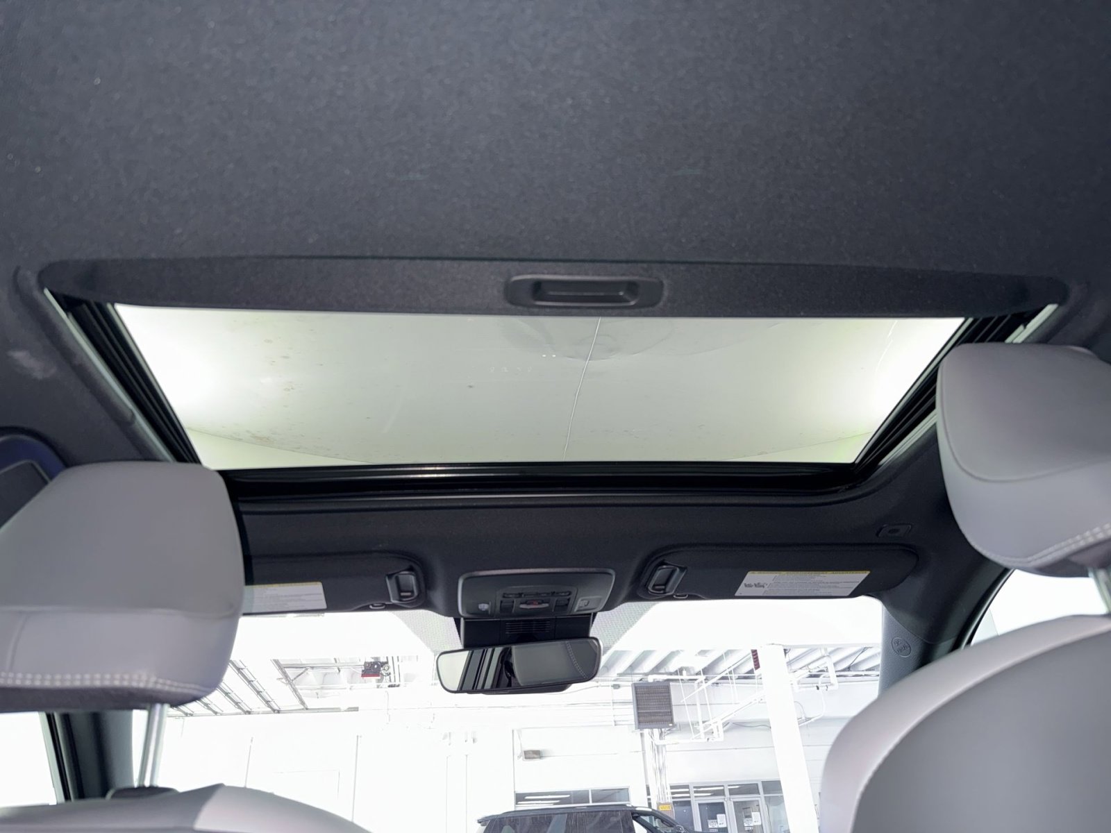 Used 2025 Toyota Camry SE w/ Multimedia Upgrade Package image 24