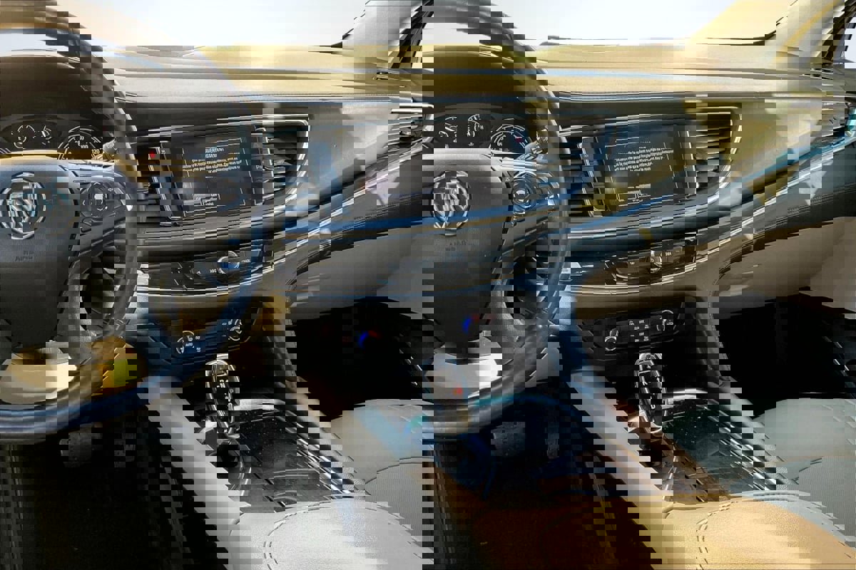 Used 2019 Buick Enclave Essence image 6