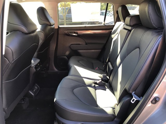 New 2026 Toyota Highlander Limited AWD/4WD image 23
