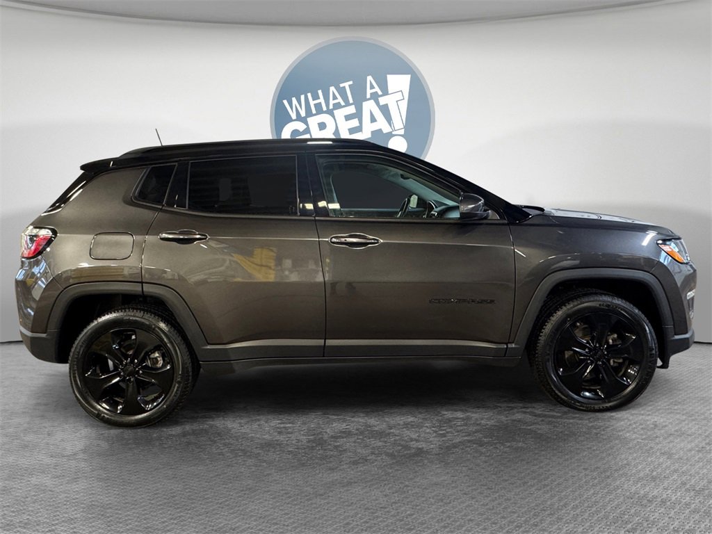 Used 2020 Jeep Compass Latitude image 2