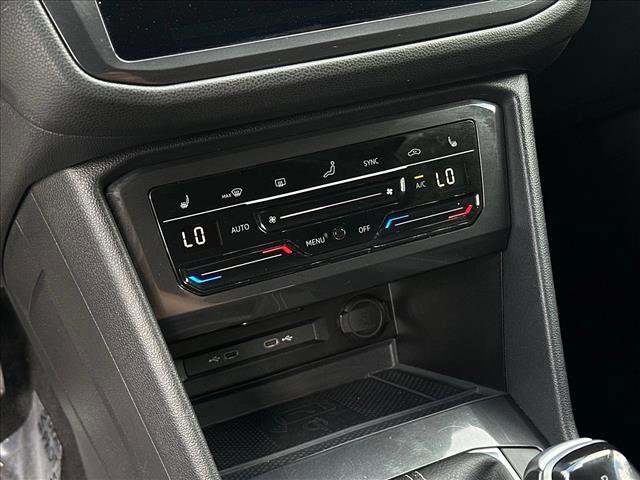 Used 2024 Volkswagen Tiguan SE image 15