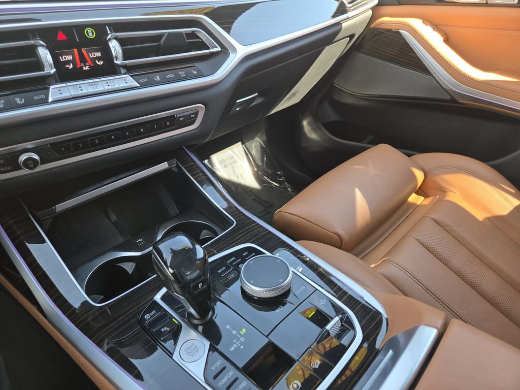 Used 2021 BMW X7 xDrive40i w/ M Sport Package AWD/4WD image 21