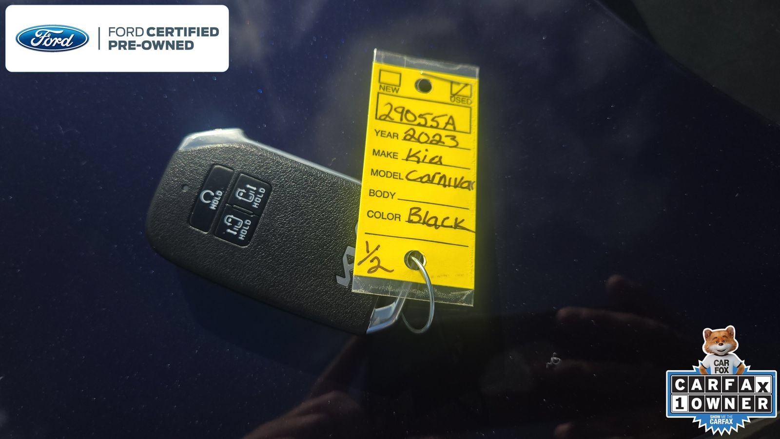 Used 2023 Kia Carnival LX FWD image 18