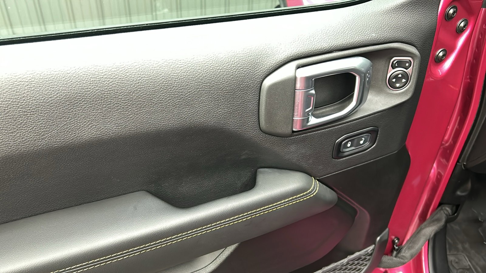 Used 2024 Jeep Wrangler Unlimited Sahara w/ Safety Group image 31