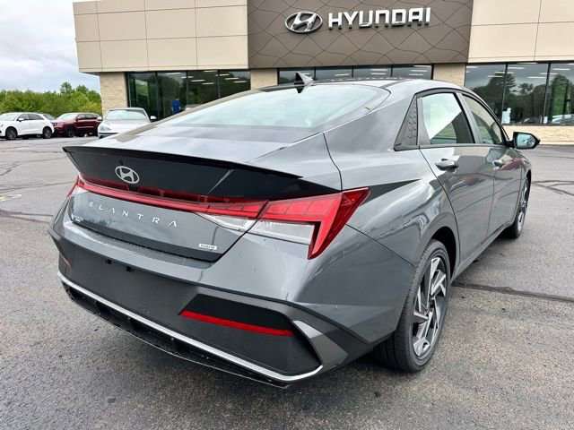 New 2025 Hyundai Elantra SEL image 5