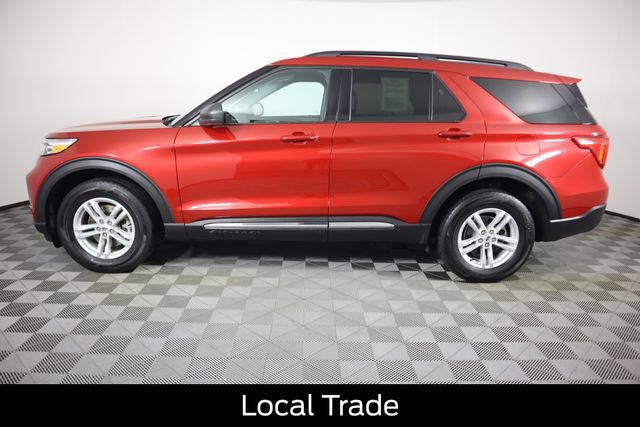Used 2024 Ford Explorer XLT w/ Equipment Group 202A AWD/4WD image 8