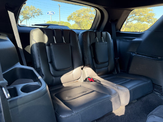 Used 2018 Ford Explorer XLT w/ Equipment Group 202A FWD image 19