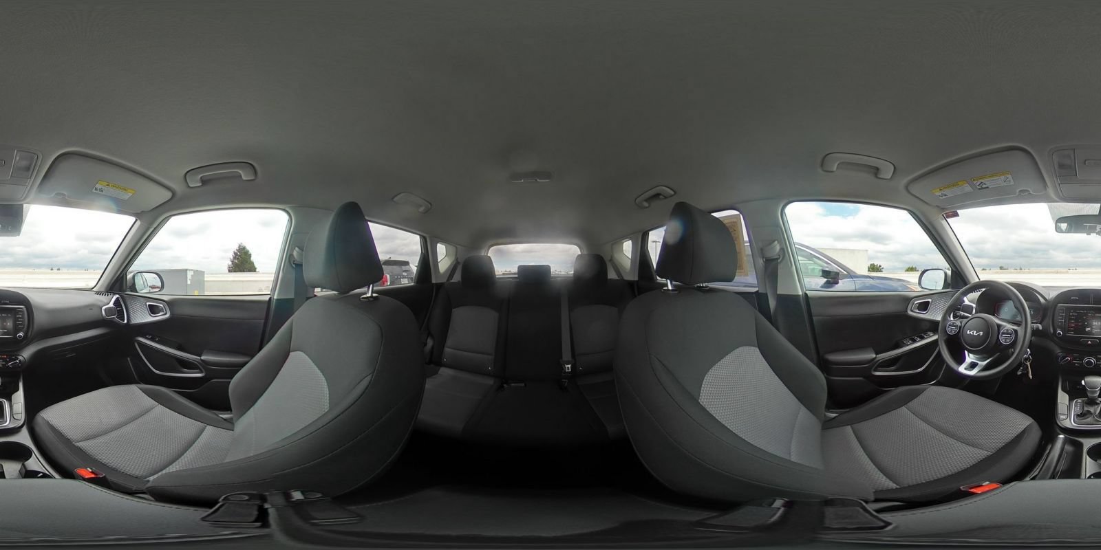 Used 2025 Kia Soul LX w/ LX Technology Package FWD image 40