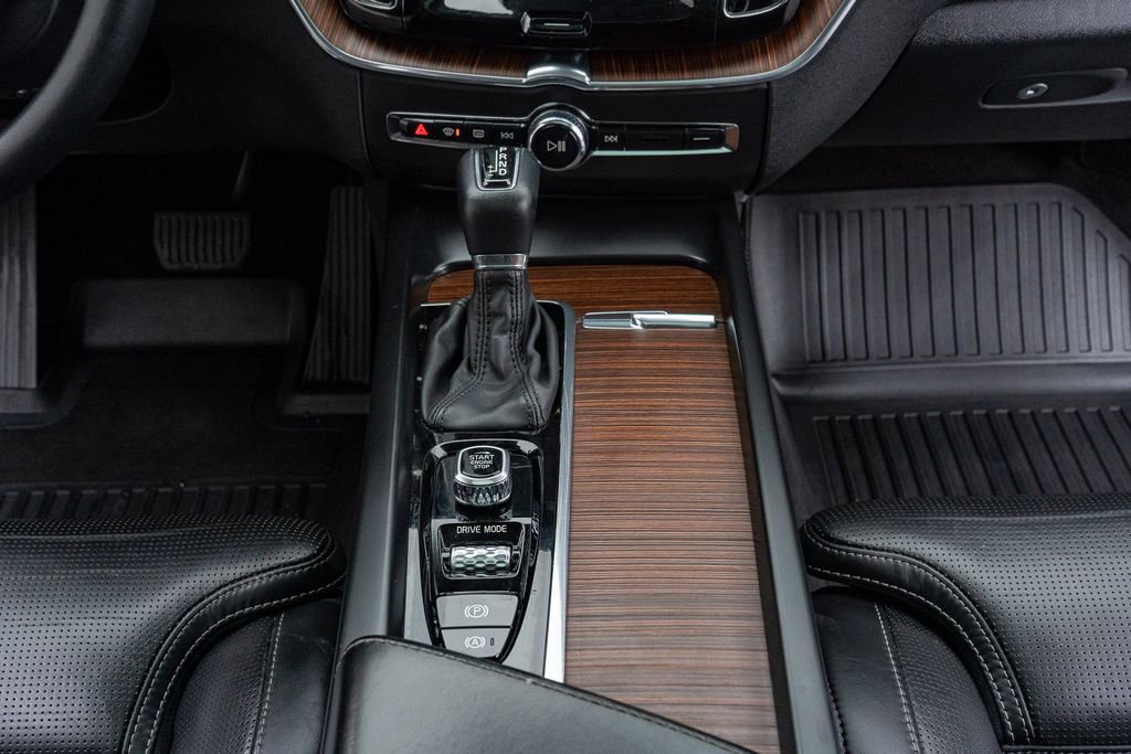 Used 2020 Volvo XC60 T6 Inscription w/ Protection Package Premier image 24