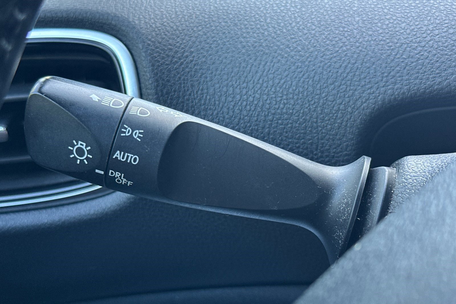 Used 2019 Toyota Prius Prime Premium image 31