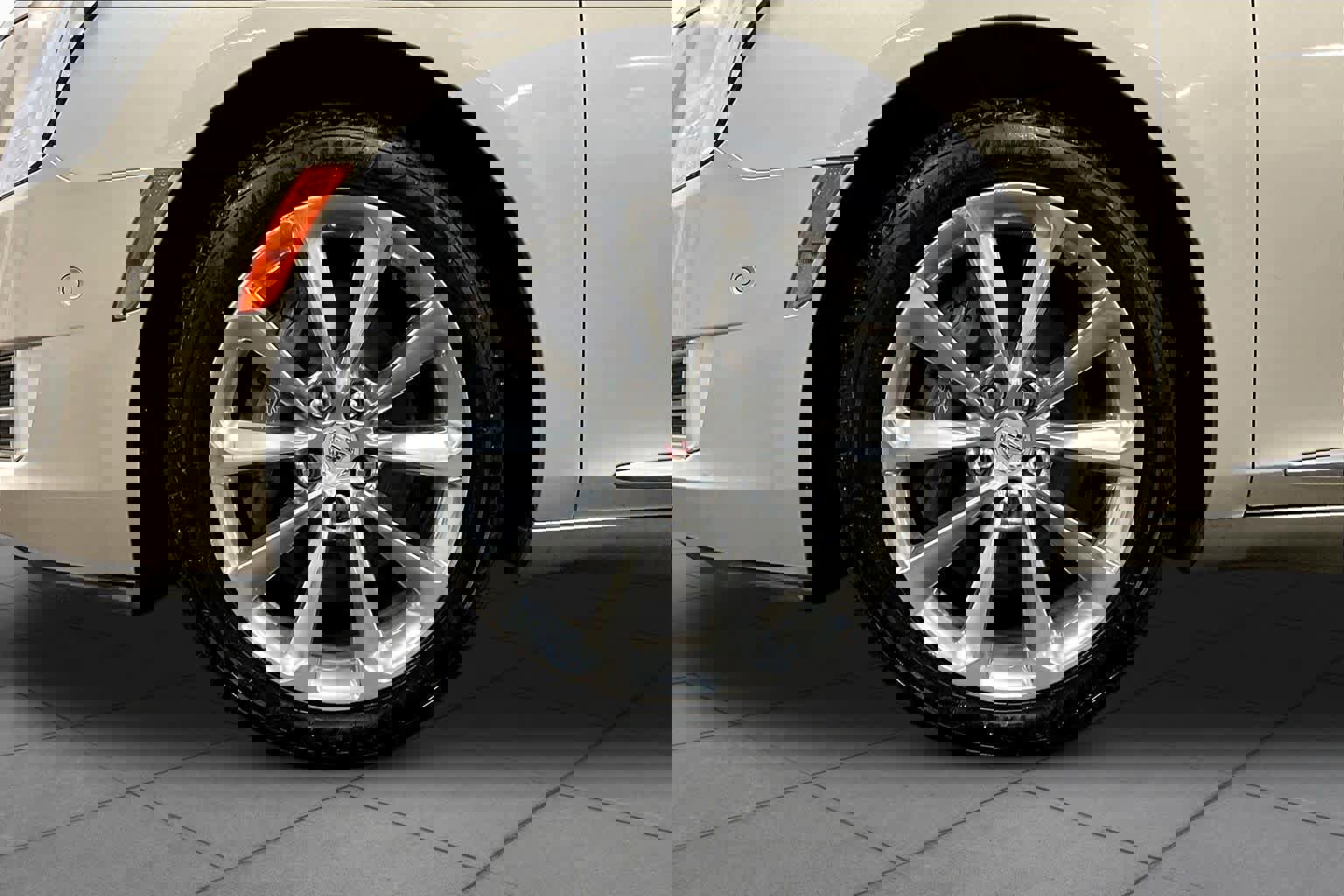 Used 2014 Cadillac XTS Luxury w/ Driver Awareness Package image 11