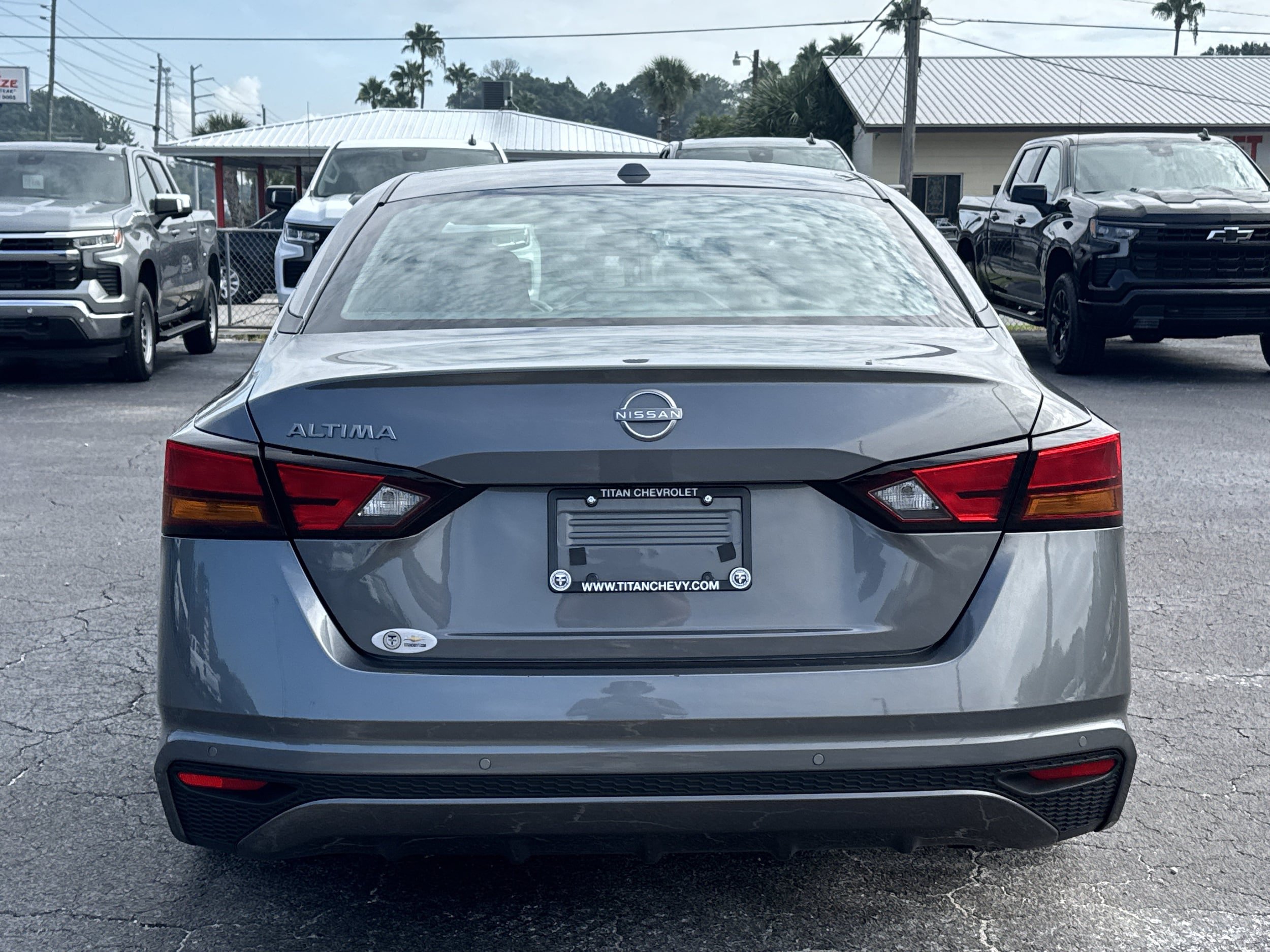 Used 2025 Nissan Altima 2.5 SV FWD image 6