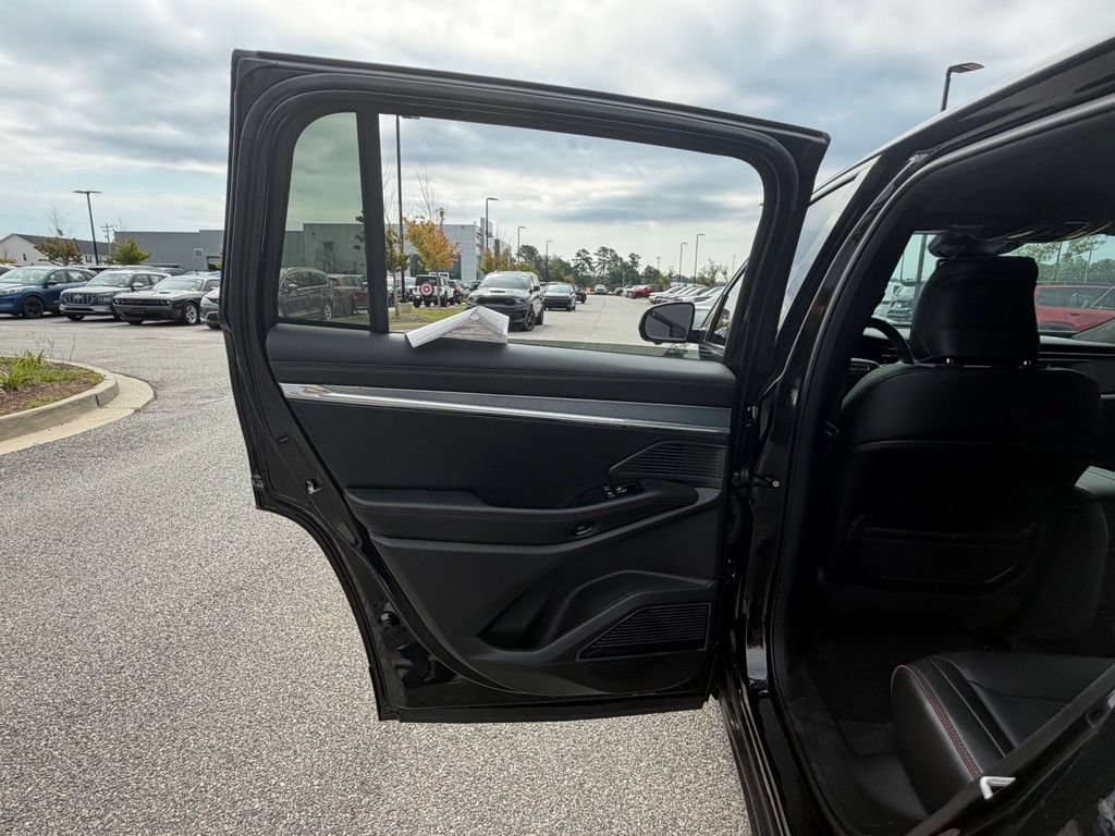 Used 2025 Jeep Wagoneer S Launch Edition AWD/4WD image 60