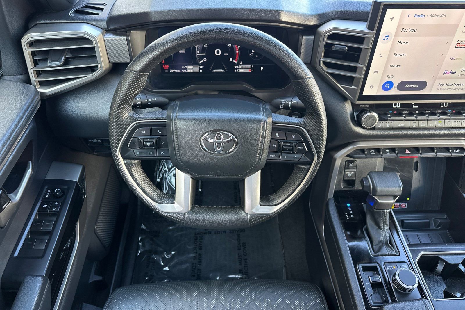 Used 2025 Toyota Tundra Limited AWD/4WD image 15