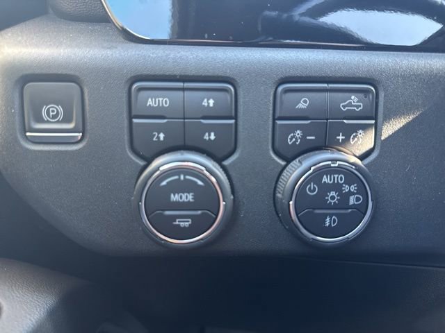 Used 2022 Chevrolet Silverado 1500 High Country w/ High Country Premium Package AWD/4WD image 4