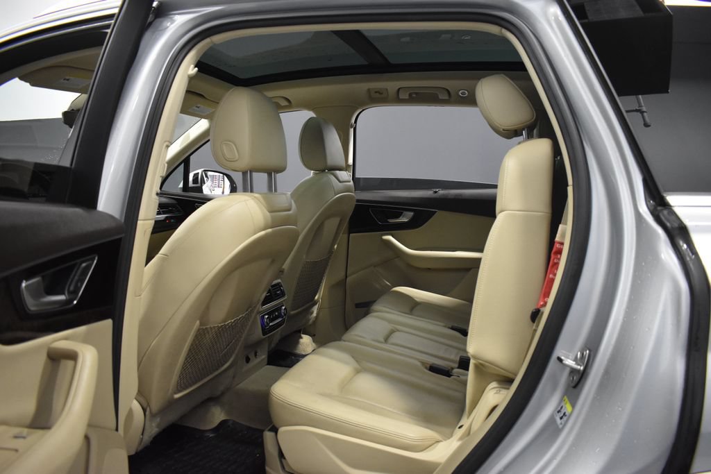 Used 2018 Audi Q7 3.0T Prestige w/ Prestige Package AWD/4WD image 37