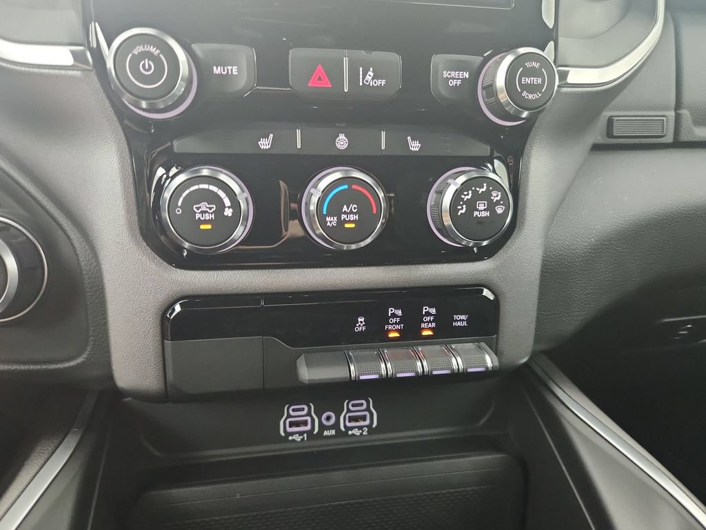 Used 2025 RAM 1500 Big Horn AWD/4WD image 29