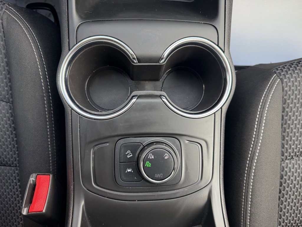 Used 2024 GMC Terrain SLE image 29